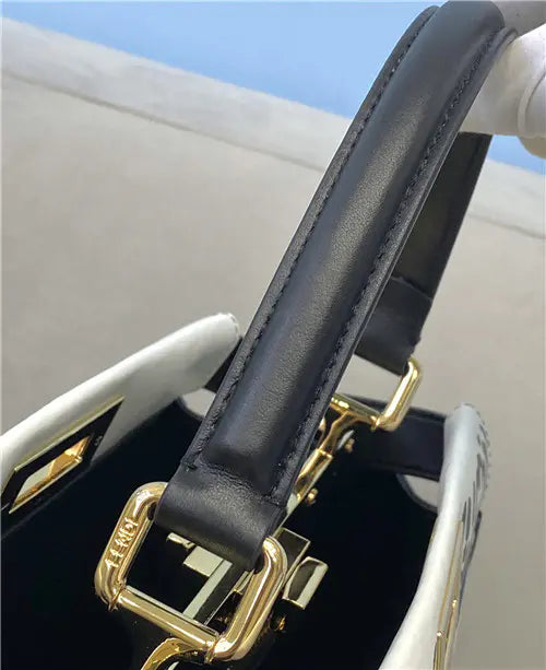 フェンディ ピーカブー バッグ