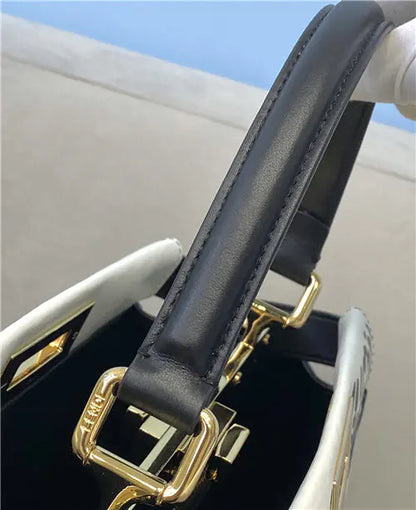 フェンディ ピーカブー バッグ