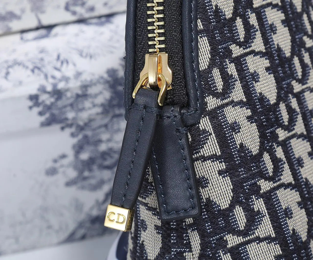 クリスチャン・ディオール 30 モンテーニュ ビューティーポーチ