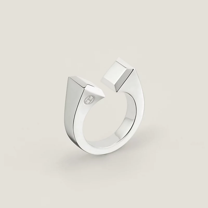 エルメスのクル・ド・フォルジュリング（ラージサイズ）の新着商品