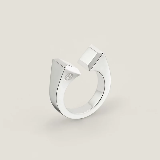 エルメスのクル・ド・フォルジュリング（ラージサイズ）の新着商品