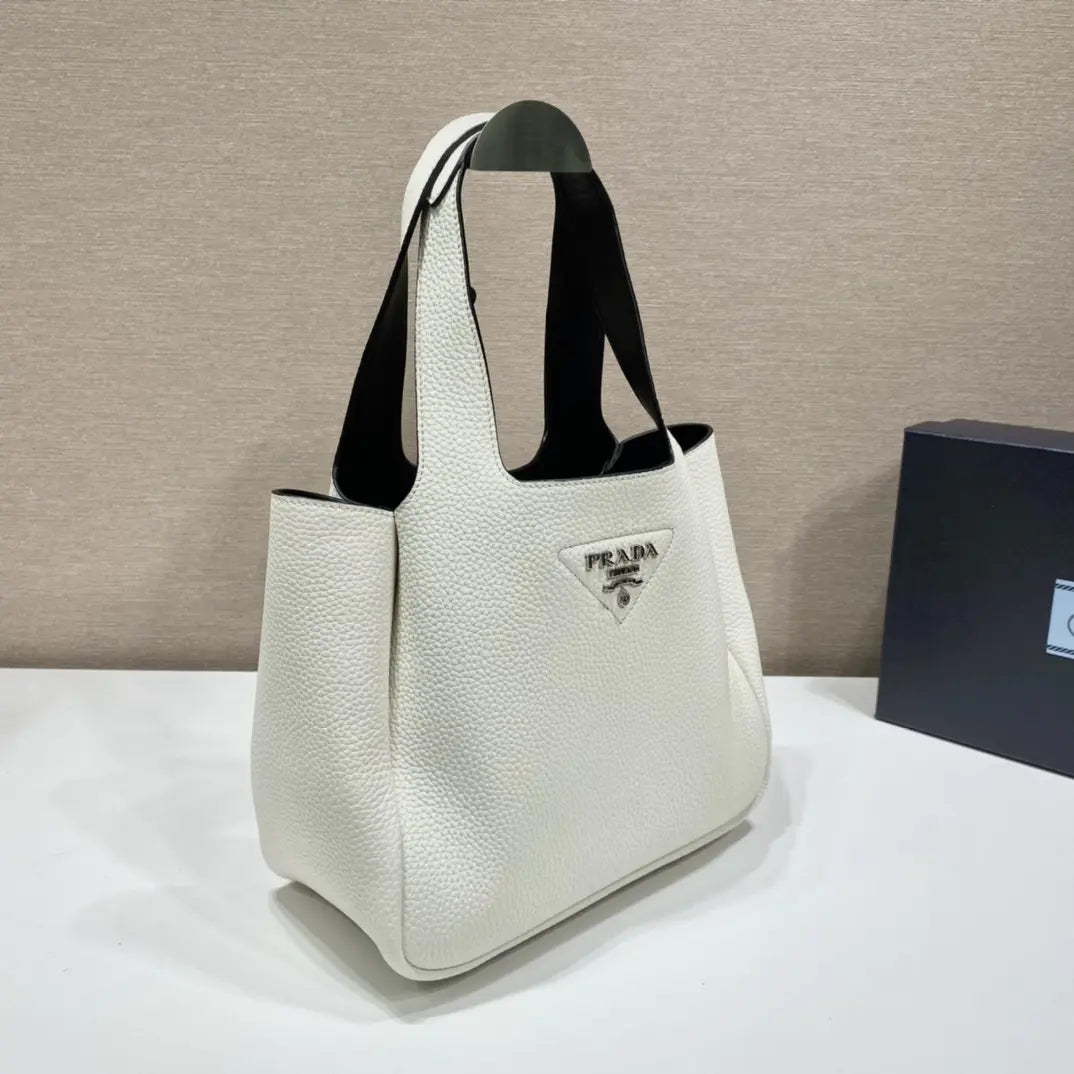 PRADA 輸入品 柔らかく繊細なカーフスキン 野菜かごトート 脇バッグ
