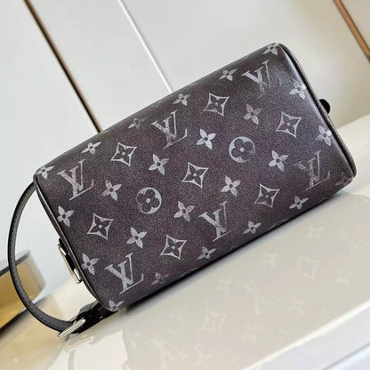 ロッカー ドップキット ブラック ブラッシュドモノグラム カウハイドレザー M11670 – LW399