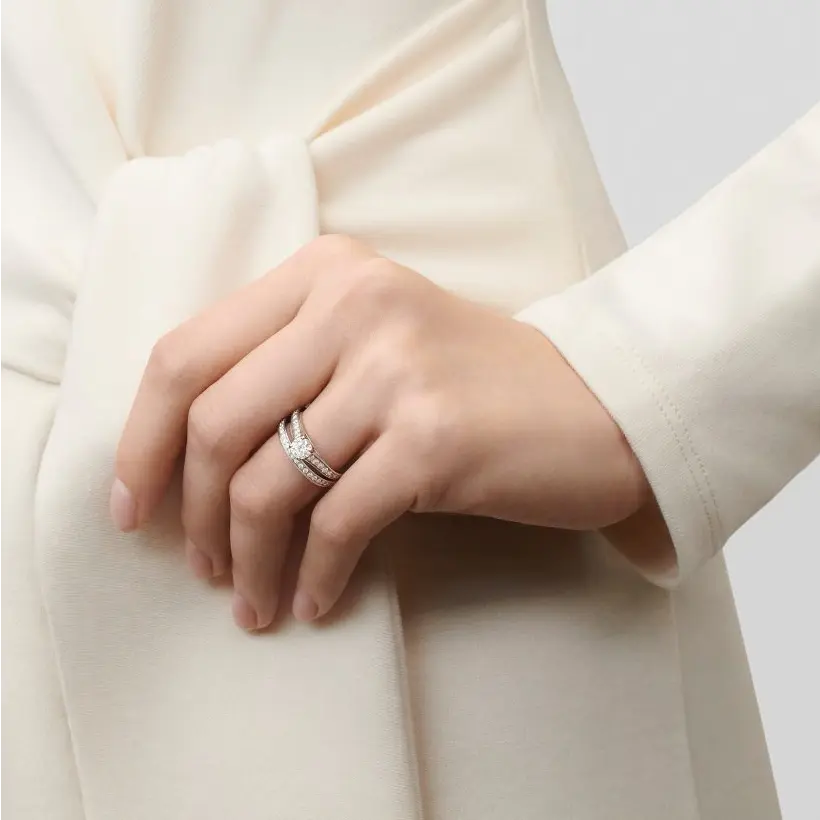 ヴァン クリーフ＆アーペルのロマンス ウェディング リング（2.1mm）新入荷