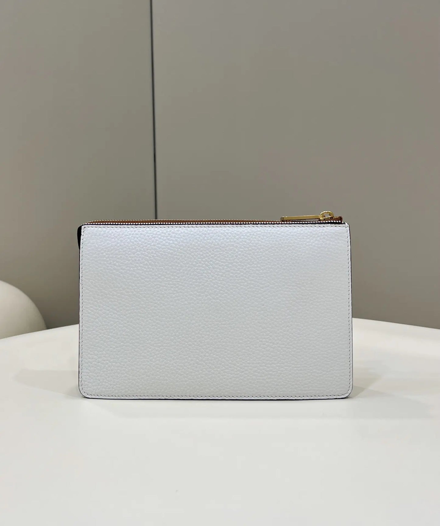 フェンディのクラッチ