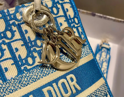 クリスチャン ディオール ミディアム レディ D ライト バッグ