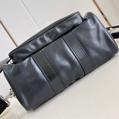 キーポル カーゴ バンドリエール 25 バッグ ブラック レザー M13988 – LW291