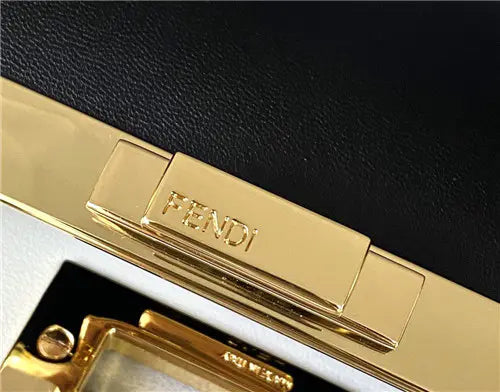 フェンディ ピーカブー バッグ