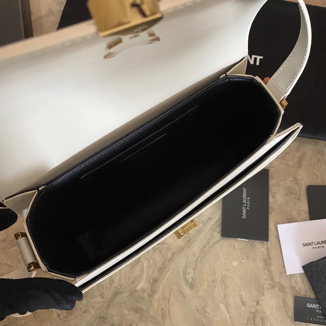 ソルフェリーノ ミドルサッチェル（ラッカー仕上げのエアーズ）