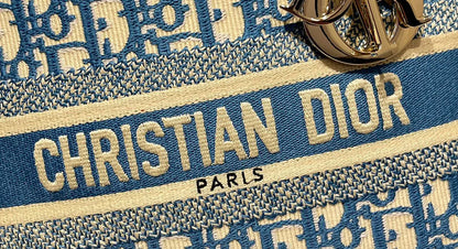 クリスチャン ディオール ミディアム レディ D ライト バッグ