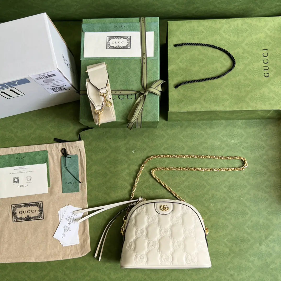 GG マトラッセ レザー スモール バッグ