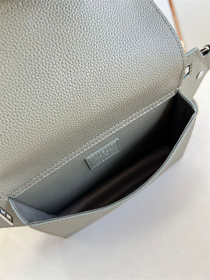 ルイ・ヴィトン テイクオフ スリング エアログラム – LVB035