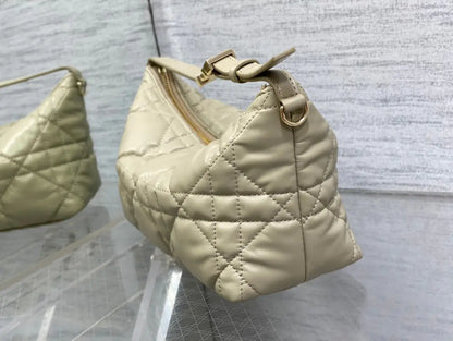 クリスチャン ディオール ミディアム トラベル ディオール ノマド ポーチバッグ