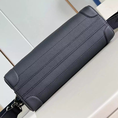 ソウルトランク イーストウエスト ブラック LV コロラドカーフスキン M11615 – LW431