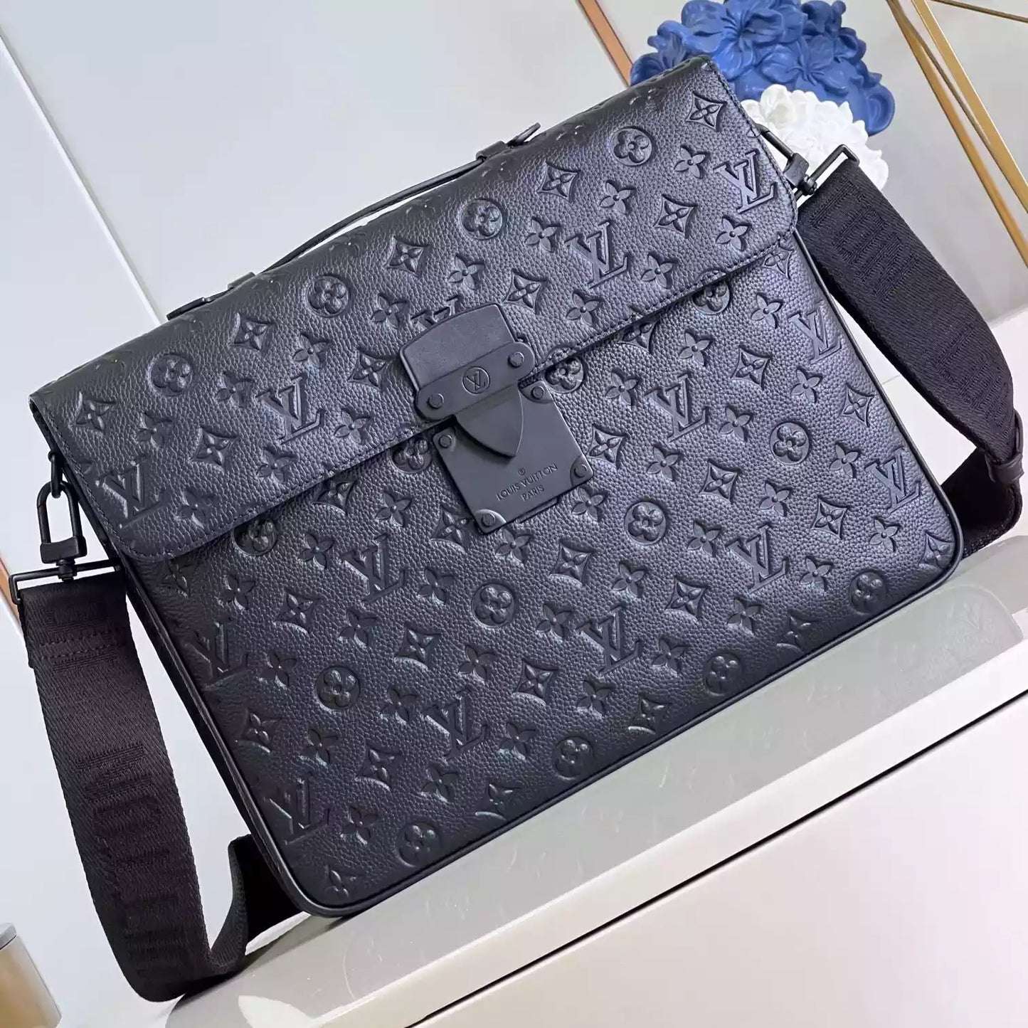 Sロック ブリーフケース モノグラム トリヨンレザー M20835 – LW331