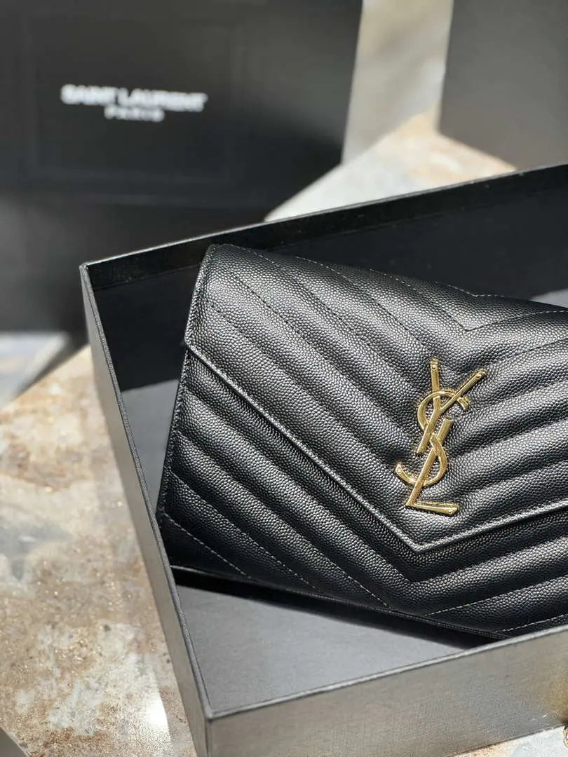 YSL 377828 クラシック カサンドレ チェーンウォレット グレイン ド プードルレザー ブラック ゴールド