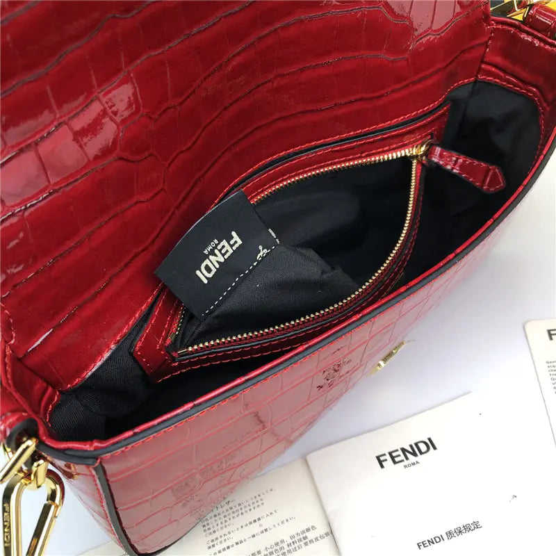 フェンディ クロコダイル バゲット レッド