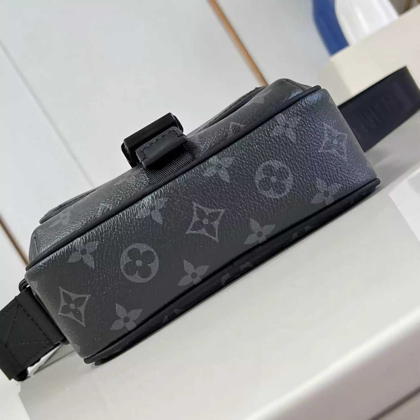 ゲッタウェイ メッセンジャーバッグ モノグラム エクリプス M12518 – LW427