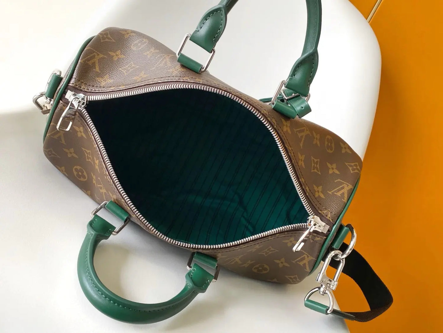 ルイ・ヴィトン M12765 キーポル・バンドリエール35