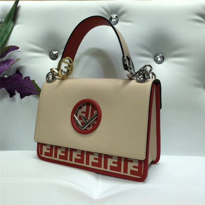 フェンディのショルダーバッグ