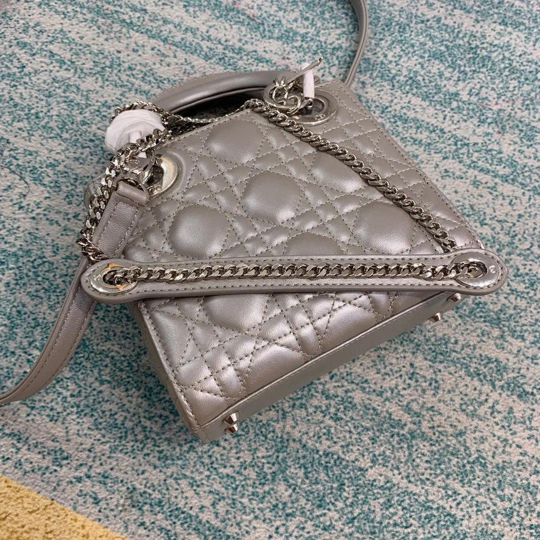 クリスチャン・ディオール ミニ レディ ディオール バッグ