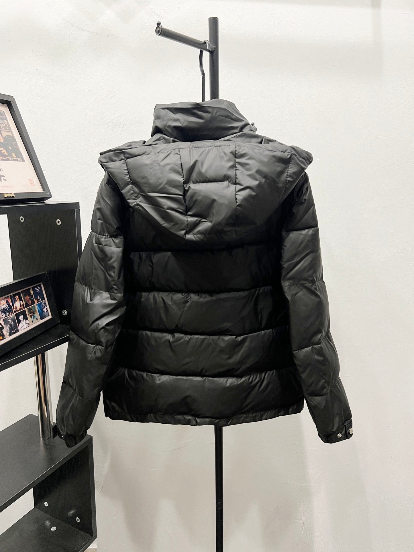 【PRADA旗艦店】ダウンジャケット、ご好評に付き再入荷！