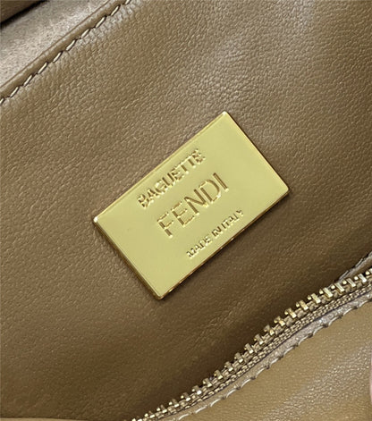 フェンディ ラムズウール バゲットバッグ