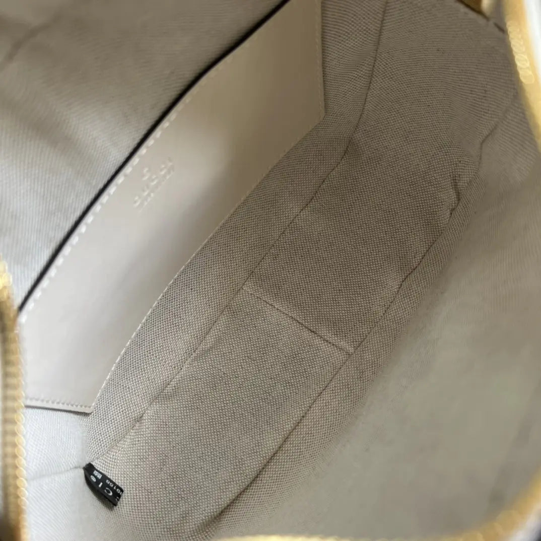 GG マトラッセ レザー スモール バッグ