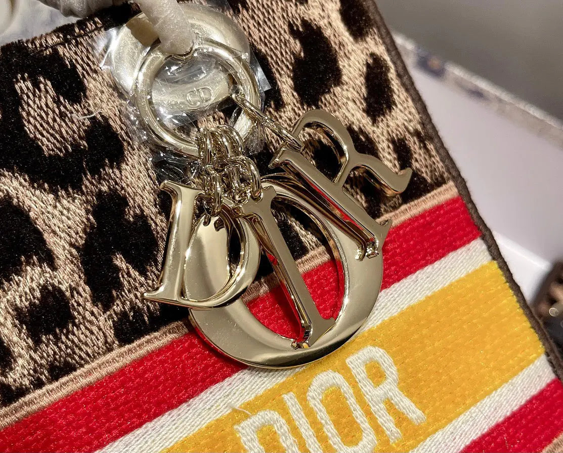 クリスチャン ディオール ミディアム レディ D ライト バッグ