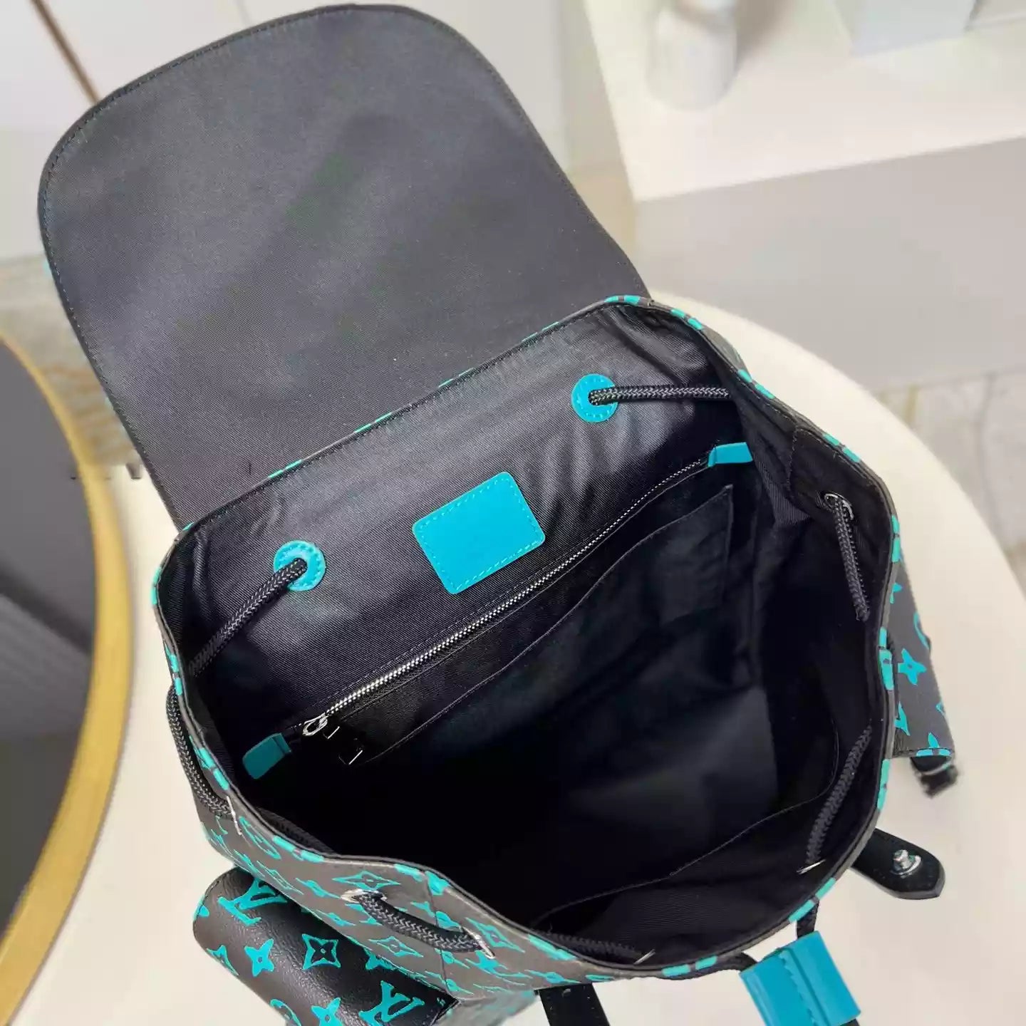 ディスカバリー モノグラム バックパック マルチカラー – LW348