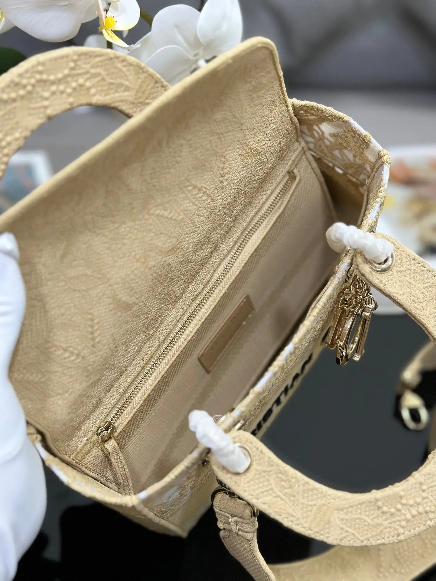 クリスチャン ディオール ミディアム レディ D ライト バッグ