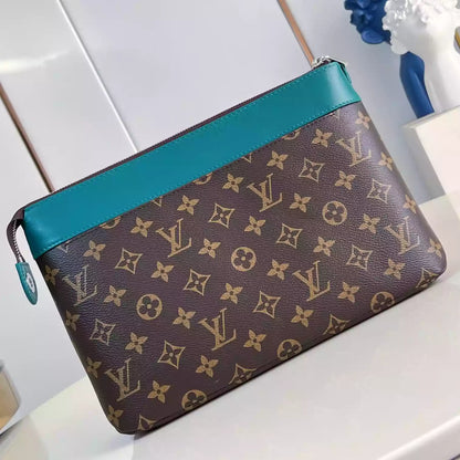 ボルネオグリーン ソフトトラベルポーチ M13199 – LW403