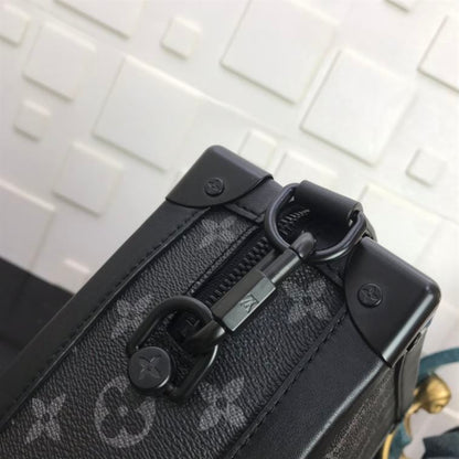 ルイ・ヴィトン ソフトトランク モノグラム エクリプス – LVB060