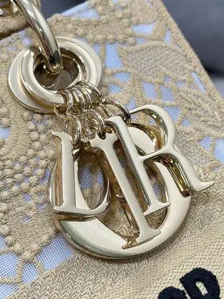 クリスチャン ディオール ミディアム レディ D ライト バッグ