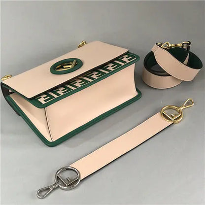 フェンディ カンイフ ショルダーバッグ