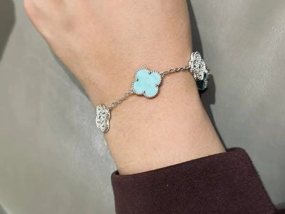 ヴァン クリーフ＆アーペルの四つ葉のクローバー ミントブルー ブレスレット