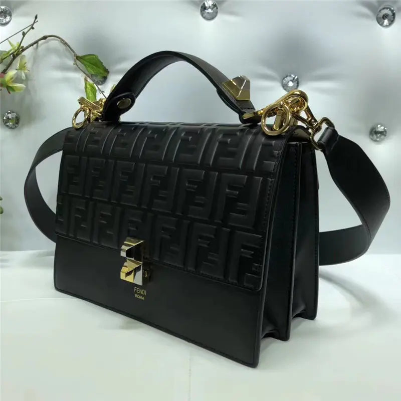 フェンディ カンユー ショルダーバッグ