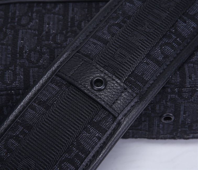 ディオール オブリーク サファリ メッセンジャー – DIO038