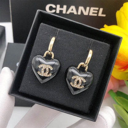シャネルのハート型イヤリング