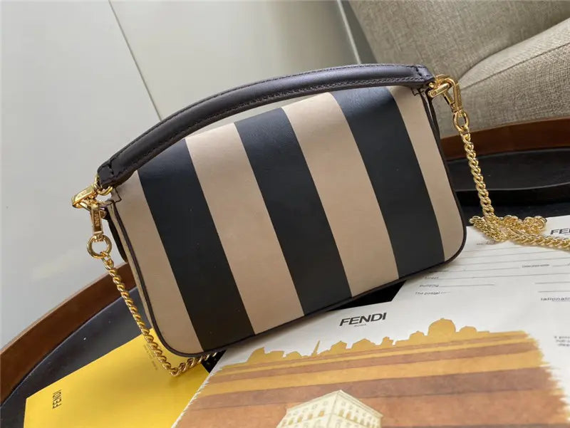 フェンディ ミニバゲット