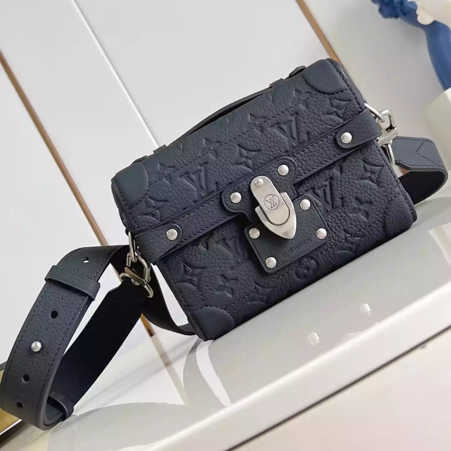 ソウルトランク クロスバッグ ブラック トリヨンモノグラム – LW298