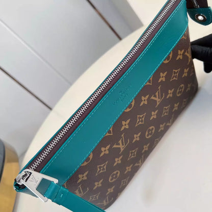 ボルネオグリーン ソフトトラベルポーチ M13199 – LW403