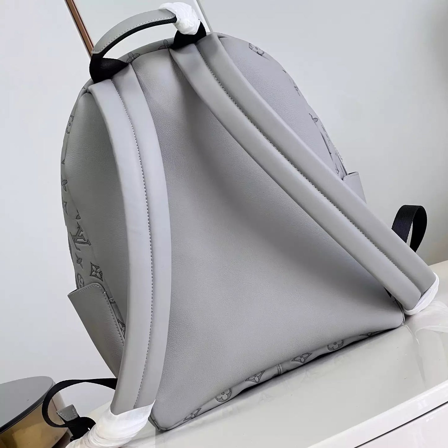 DISCOVERY BACKPACK MONOGRAM SHADOW M46557 – LW343