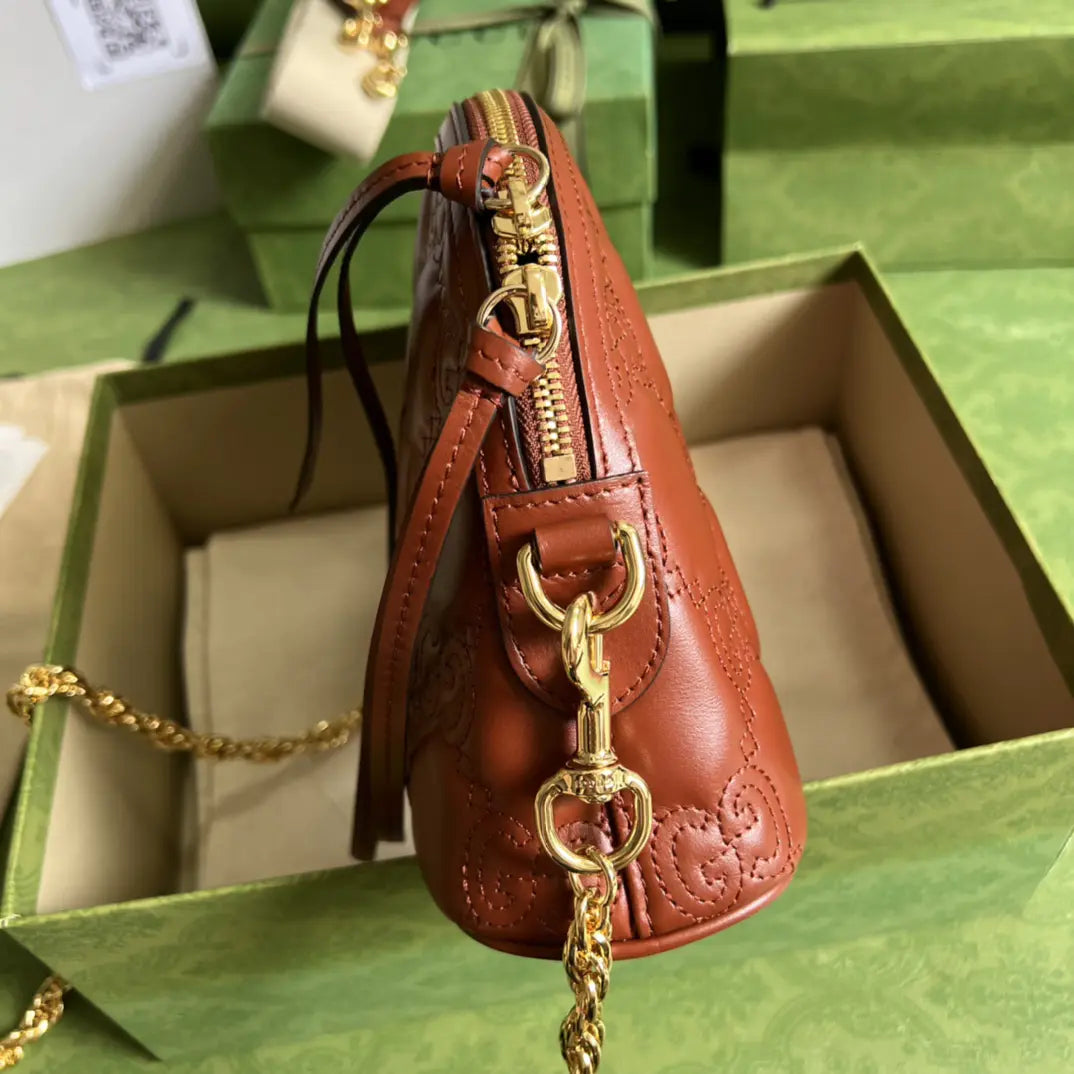 GG マトラッセ レザー スモール バッグ