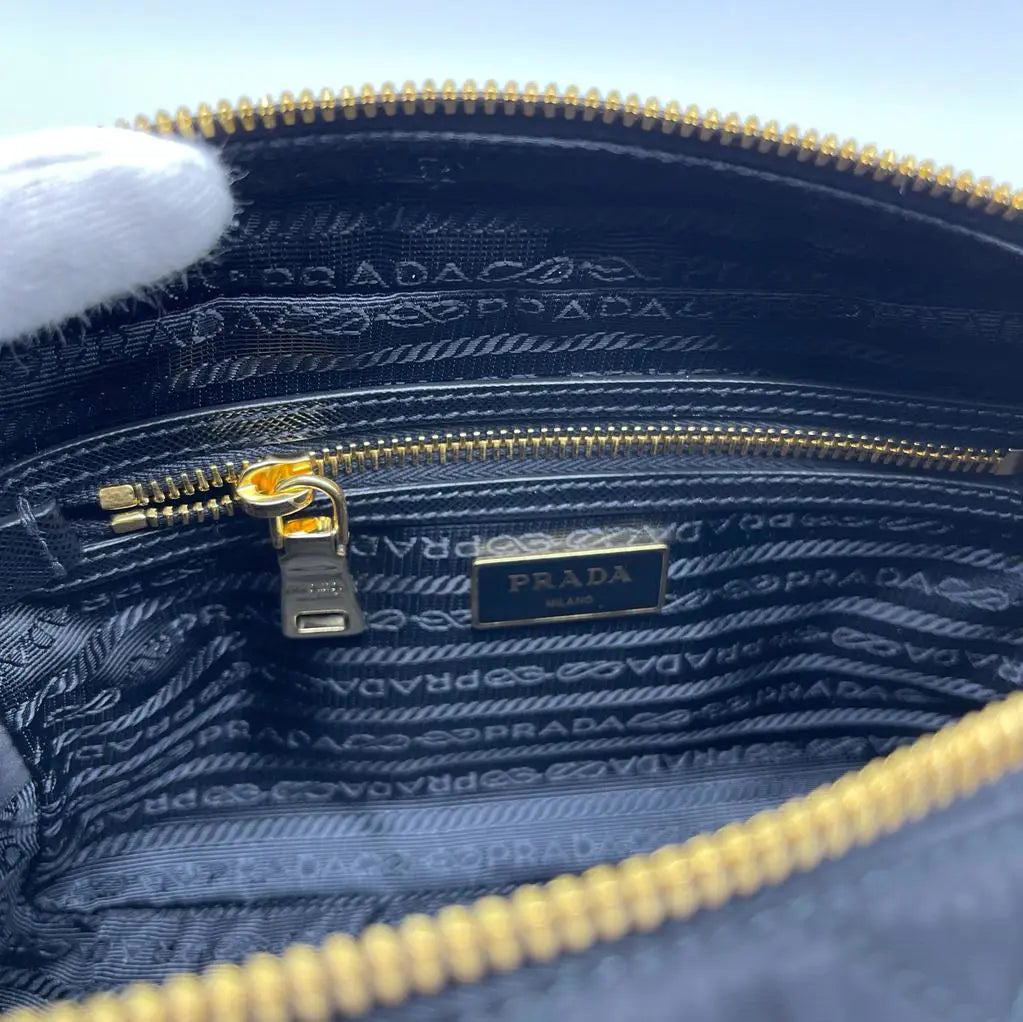 PRADA プラダバッグお買い得！ 完売される前に是非お早めに