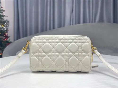 小さなディオール カロ クラッチ