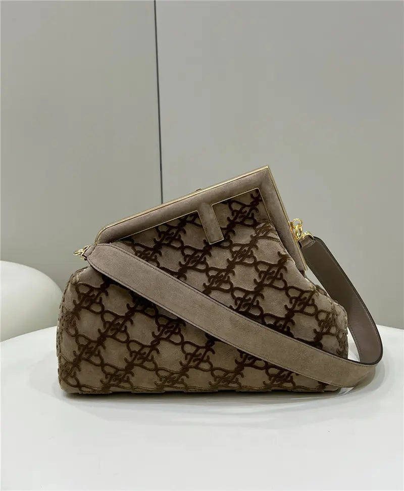 フェンディのファーストバッグ