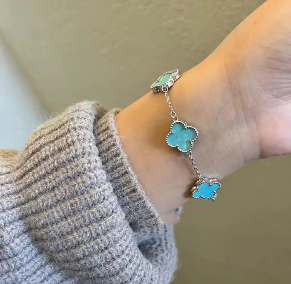 ヴァン クリーフ＆アーペル 四つ葉のクローバー ミントブルーカルセドニー ブレスレット