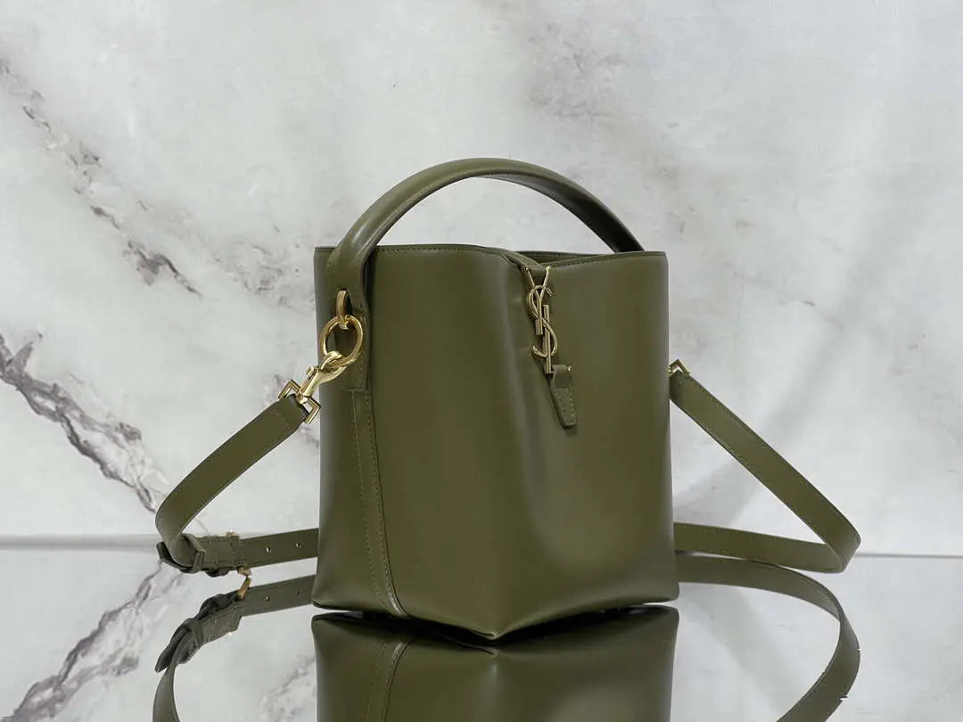 YSL 749036 LE 37 スモール シャイニーレザー グリーン