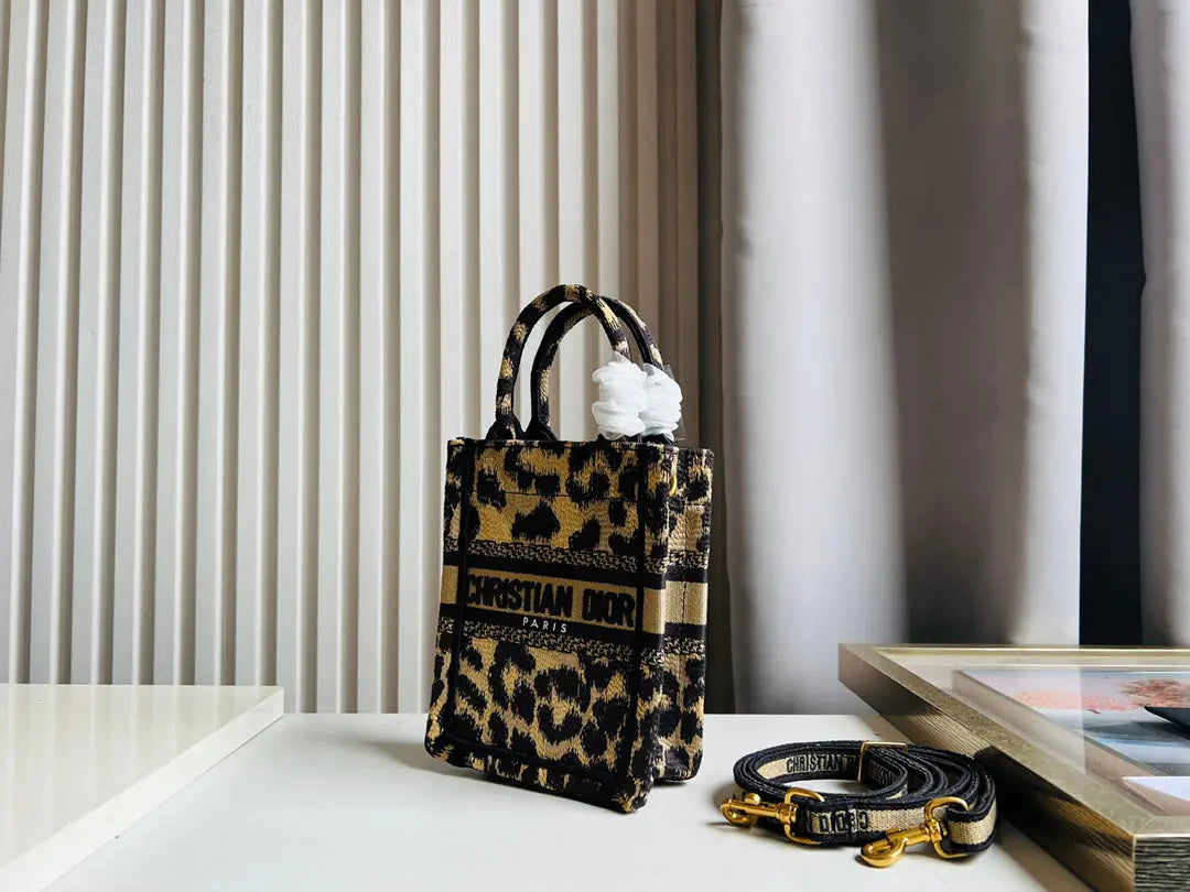 クリスチャン・ディオール ミニブックトート フォンバッグ